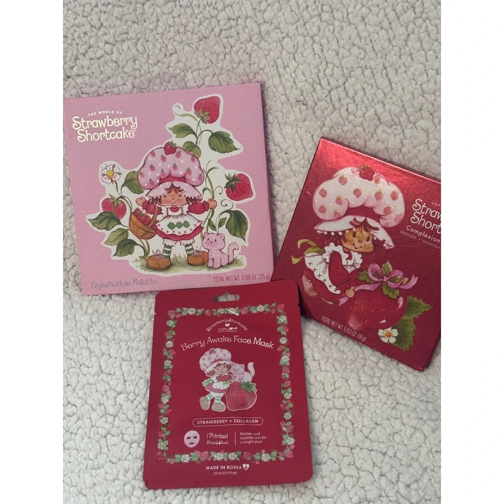 Strawberry Shortcake Makeup Bundle Eyeshadow Complexion Palette & Face Mask Set